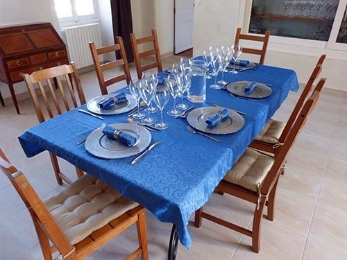 Der Abendessen ist möglich mit Reservierung
